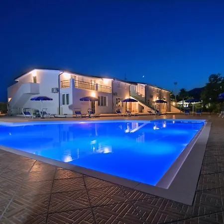 Lejlighedshotel Brezza Dell'alento 4*